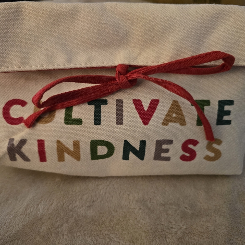 Clarins x FEED "Cultivate Kindness" Skincare Gift Set - 7-Piece - NEW
